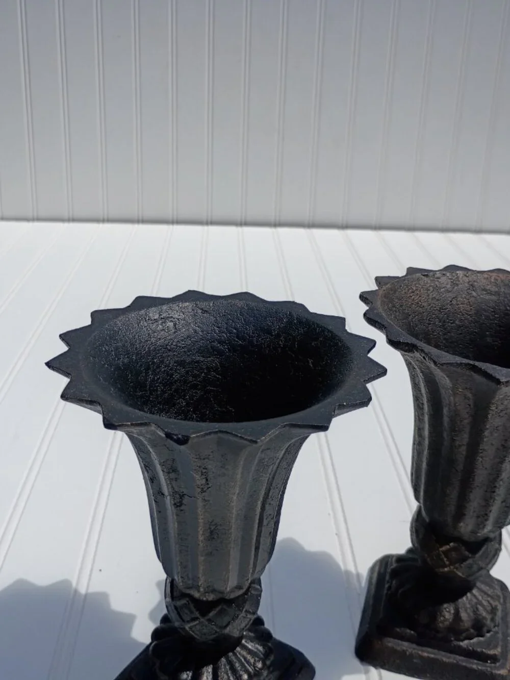 Set of 2 Cast Resin Vases 7.25